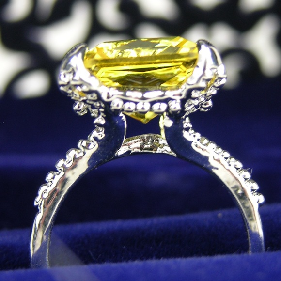 LAST ONE! 10.06CT Yellow Topaz Silver Ring - Picture 3 of 6
